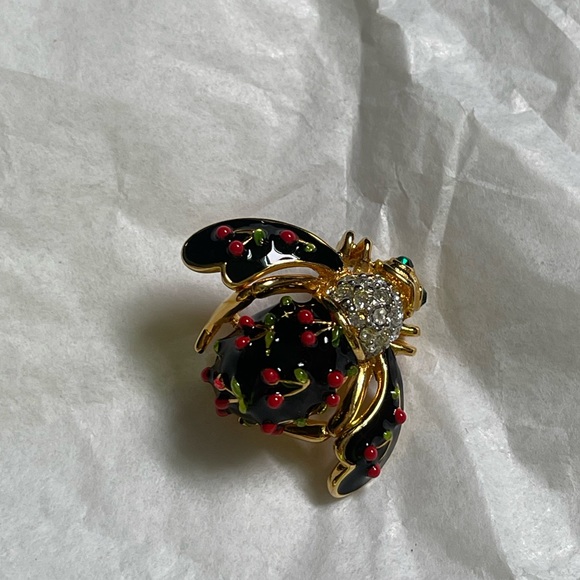 Joan Rivers Cherry Fly Bee Brooch - Picture 2 of 5